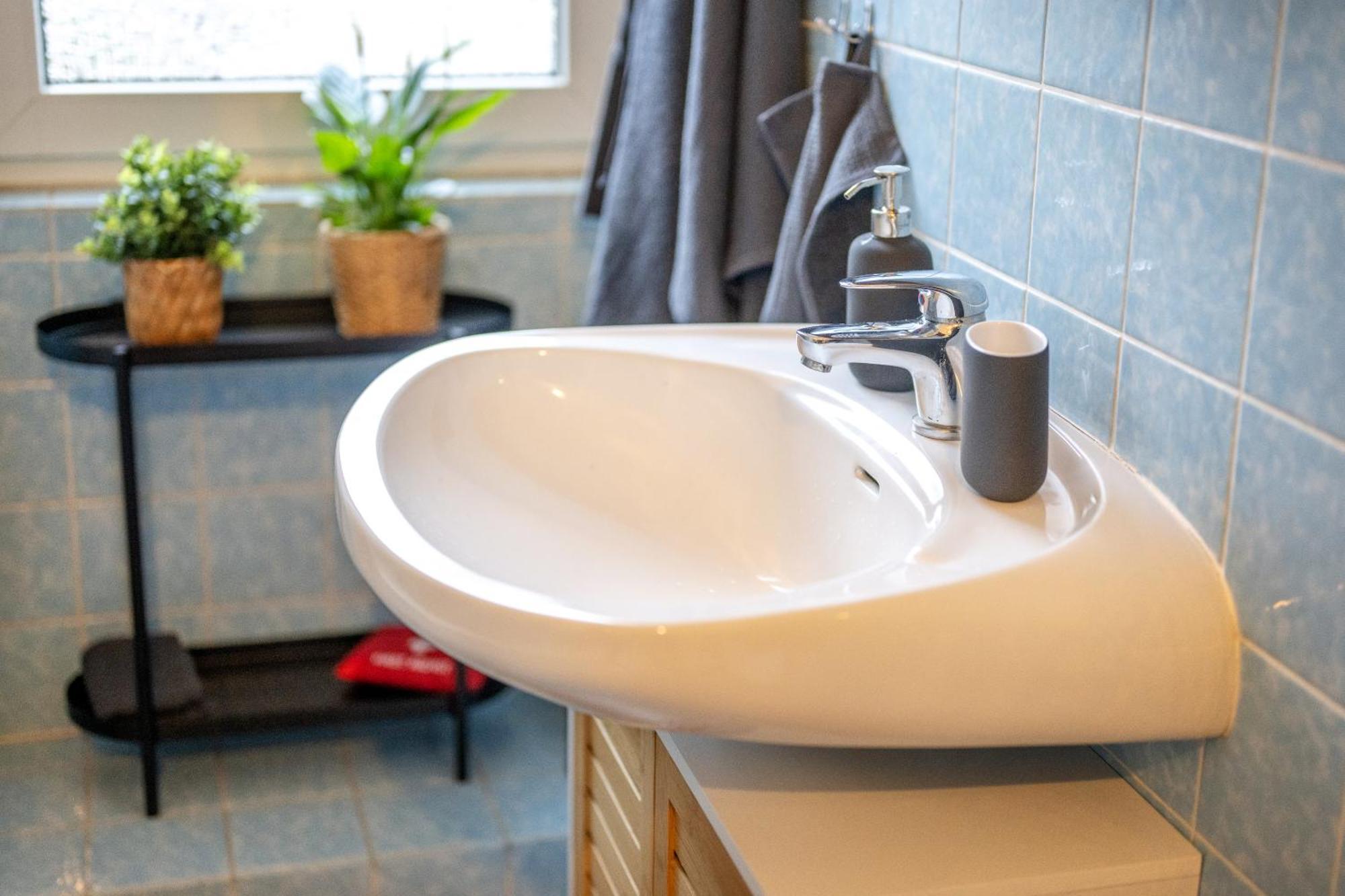 Suedstadt-Oase 1 Komfort Mit 2 Sz Und Balkon Koblenz  Luaran gambar